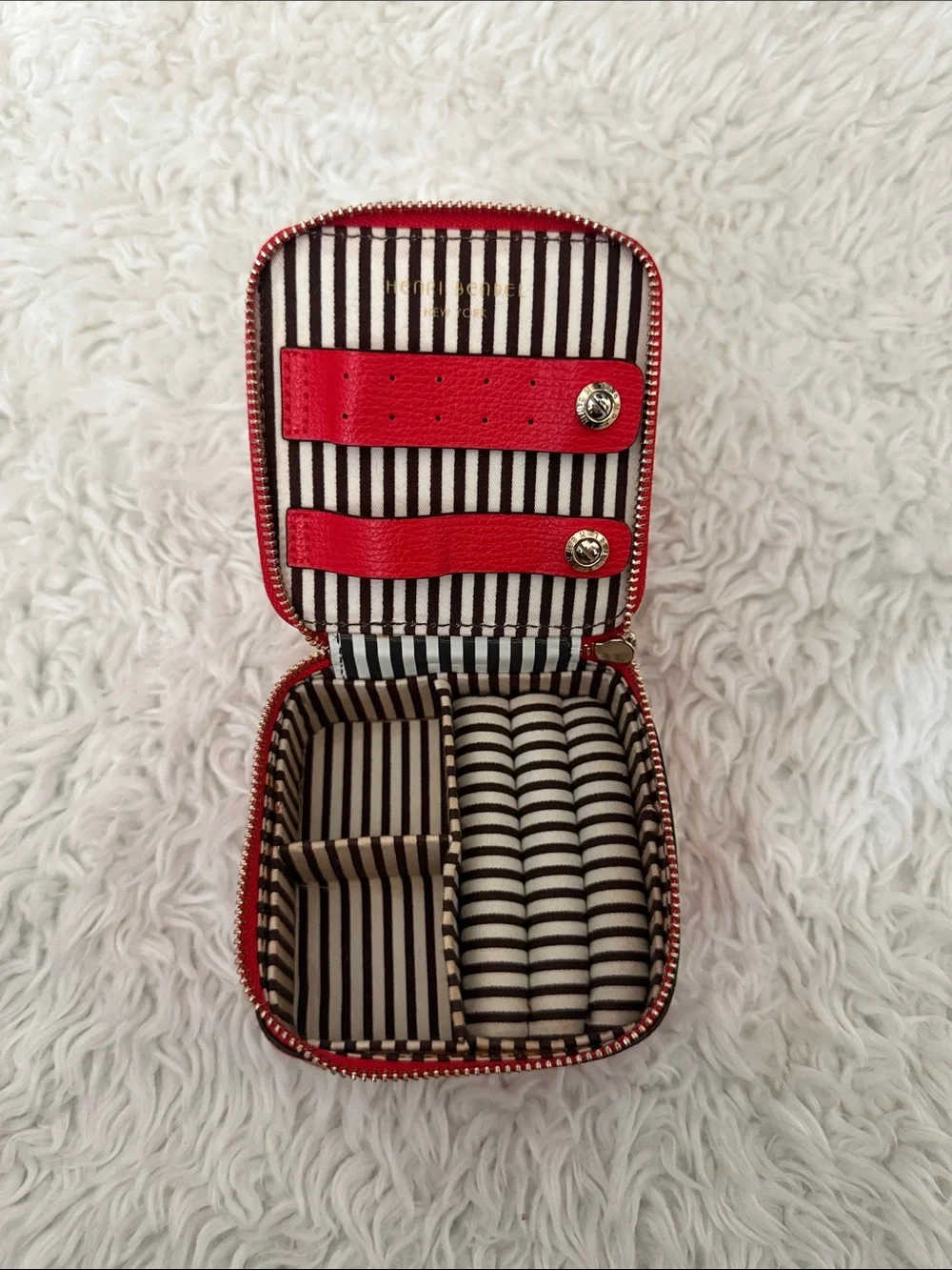 Henri Bendel small jewelry case